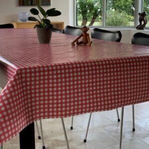 Voksdug lys rød og hvid ternet fra textilogvoksdug.dk