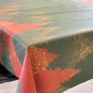 Juleakryl-/tekstildug Grøn med rød og guld juletræer, 140 cm fra textilogvoksdug