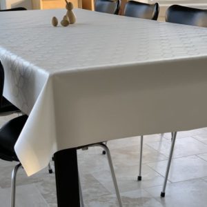 Akryl-/tekstildug Jacquard hvid med hvidt damask mønster, 140 cm fra textilogvoksdug.dk
