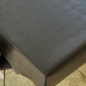 Jacquardvævet Akryl-/tekstildug Sort med ovalt indfarvet mønster 140 cm fra textilogvoksdug.dk