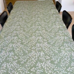 Voksdug Grøn jeanslook med hvid bladranke, 140 cm fra textilogvoksdug.dk