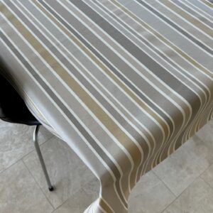 Stribet voksdug fra textilogvoksdug.dk